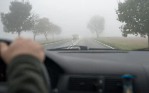 conduire avec du brouillard en voiture