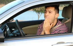 salarié ayant peur en voiture